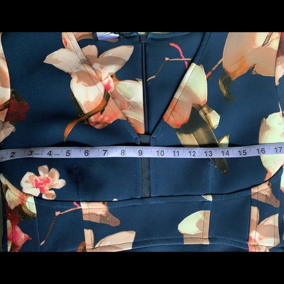 🌺 BEAUTIFUL FLORAL DRESS - Picture 8 of 11